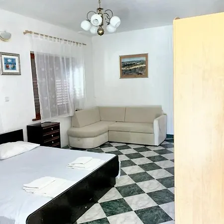 With Sea And Mountain Views In - 54 Sqm. * Ражанац